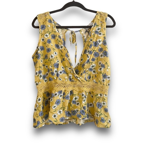 NWT CUPCAKES & CASHMERE Yellow Floral Open Back Boho Tank Top Women's Medium - Picture 1 of 6